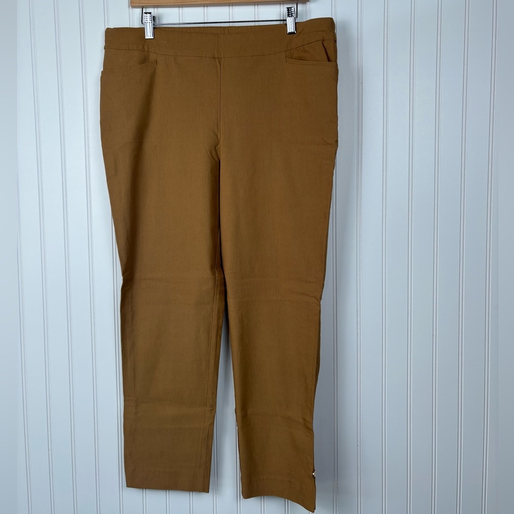 Chico’s Tan Slim Leg Stretch Pull On Pant Women’s Sz 2.5 R (14 R) So Slimming